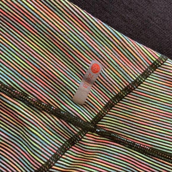 Zella Multi-Color Capris - Picture 3 of 3